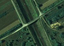 Аэрофотосъемка: Дорога над железнодорожным полотном - цветной снимок (RGB)